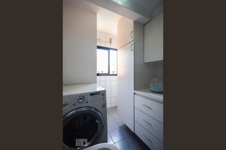 Apartamento à venda com 400m², 3 quartos e 4 vagas Apartamento à venda com 400m², 3 quartos e 4 vagasÁrea de serviço