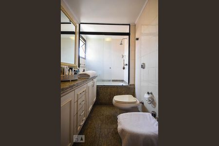 Apartamento à venda com 400m², 3 quartos e 4 vagas Apartamento à venda com 400m², 3 quartos e 4 vagasBanheiro suíte 3