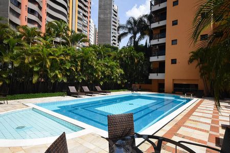 Apartamento à venda com 400m², 3 quartos e 4 vagas Apartamento à venda com 400m², 3 quartos e 4 vagasPiscina