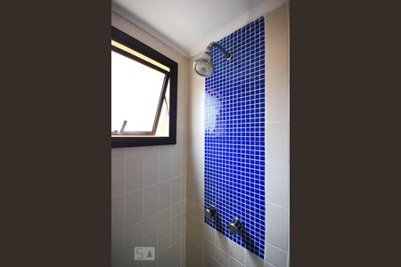 Apartamento à venda com 400m², 3 quartos e 4 vagas Apartamento à venda com 400m², 3 quartos e 4 vagasChuveiro do banheiro da suíte 2