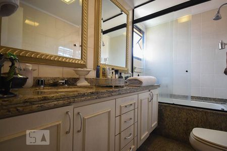 Apartamento à venda com 400m², 3 quartos e 4 vagas Apartamento à venda com 400m², 3 quartos e 4 vagasBanheiro suíte 3