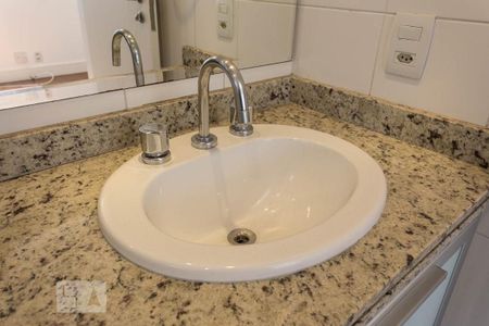 Apartamento à venda com 169m², 3 quartos e 2 vagasBanheiro da suíte