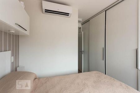 Suíte de apartamento para alugar com 2 quartos, 70m² em Vila Congonhas, São Paulo