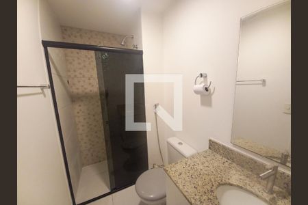 Banheiro de apartamento para alugar com 1 quarto, 41m² em República, São Paulo