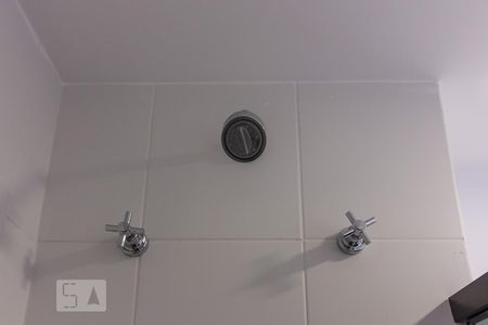 Banheiro de kitnet/studio para alugar com 1 quarto, 41m² em República, São Paulo