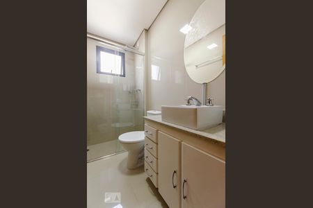 Banheiro de apartamento à venda com 3 quartos, 190m² em Vila Madalena, São Paulo