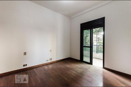 Quarto de apartamento para alugar com 4 quartos, 320m² em Moema, São Paulo