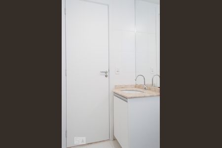 Banheiro social de apartamento à venda com 3 quartos, 68m² em Taquaral, Campinas