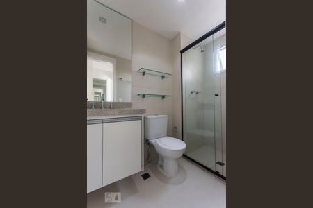 Banheiro de apartamento à venda com 1 quarto, 44m² em Vila Olímpia, São Paulo