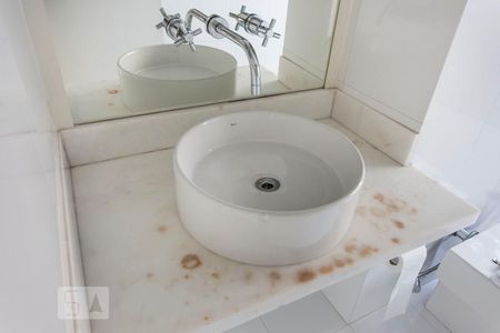 Banheiro de apartamento para alugar com 2 quartos, 85m² em Vila Olímpia, São Paulo