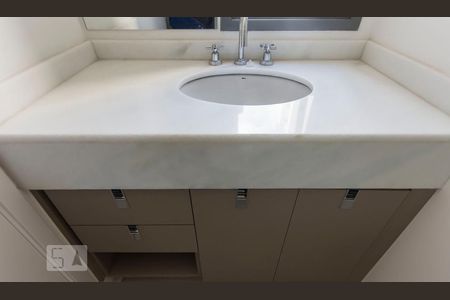 Banheiro de kitnet/studio para alugar com 1 quarto, 35m² em Vila Olímpia, São Paulo