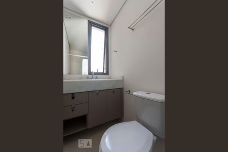 Banheiro de kitnet/studio para alugar com 1 quarto, 35m² em Vila Olímpia, São Paulo