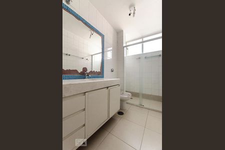 Banheiro de apartamento para alugar com 3 quartos, 140m² em Santa Cecília, São Paulo