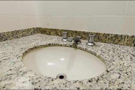 Apartamento à venda com 106m², 3 quartos e 2 vagasDetalhe do banheiro da suíte