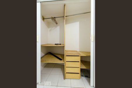 Detalhe dos armários de kitnet/studio à venda com 1 quarto, 30m² em Centro, São Paulo