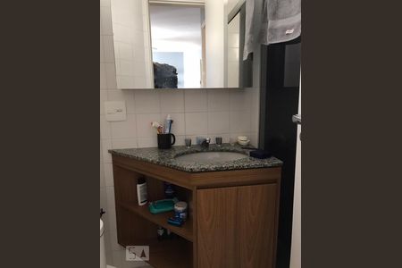 Banheiro de apartamento para alugar com 1 quarto, 56m² em Sumarezinho, São Paulo