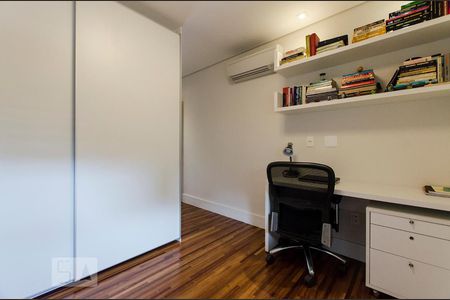 Suíte de apartamento à venda com 2 quartos, 105m² em Vila Nova Conceição, São Paulo