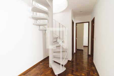 Escada de apartamento para alugar com 3 quartos, 134m² em Santana, São Paulo