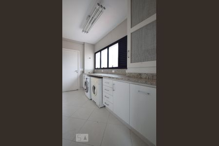 Apartamento para alugar com 280m², 4 quartos e 3 vagas Apartamento para alugar com 280m², 4 quartos e 3 vagas1o. Andar - Lavanderia