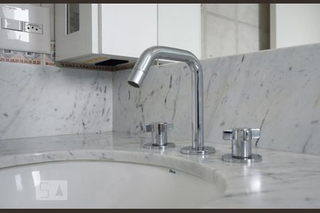 Apartamento para alugar com 280m², 4 quartos e 3 vagas Apartamento para alugar com 280m², 4 quartos e 3 vagas1o. Andar - Suíte/ Banheiro (Torneira)