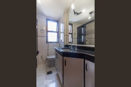 Apartamento à venda com 120m², 3 quartos e 2 vagas Apartamento à venda com 120m², 3 quartos e 2 vagasBanheiro do Quarto 3 (suite)