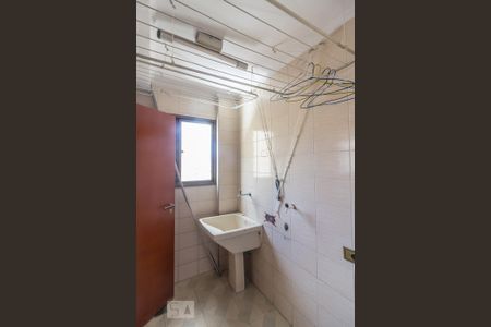 Apartamento à venda com 120m², 3 quartos e 2 vagas Apartamento à venda com 120m², 3 quartos e 2 vagasÁrea de serviçø