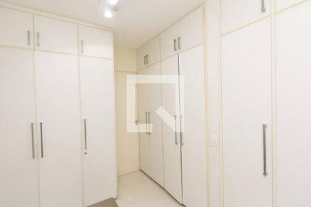 Apartamento à venda com 200m², 4 quartos e 3 vagasSuíte 1 closet