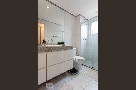 Apartamento à venda com 130m², 3 quartos e 3 vagasBanheiro da suíte 1