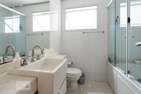 Apartamento à venda com 130m², 3 quartos e 3 vagasBanheiro da suíte 2