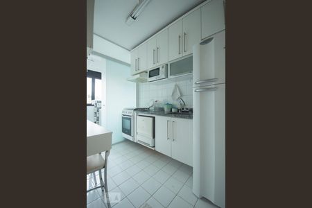 Cozinha de apartamento para alugar com 1 quarto, 45m² em Aclimação, São Paulo