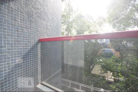 Apartamento à venda com 96m², 2 quartos e 2 vagasvaranda da suíte 1