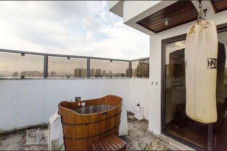 Apartamento à venda com 369m², 4 quartos e 4 vagasCobertura (3º piso)