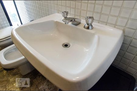 Apartamento à venda com 369m², 4 quartos e 4 vagasDetalhe do banheiro