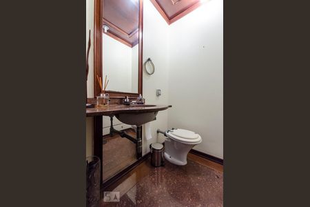 Lavabo de apartamento à venda com 4 quartos, 369m² em Vila Suzana, São Paulo