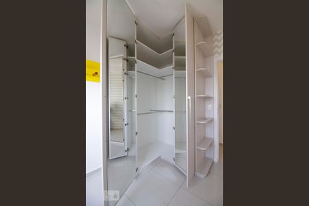 Apartamento à venda com 72m², 2 quartos e 2 vagas Apartamento à venda com 72m², 2 quartos e 2 vagasQuarto