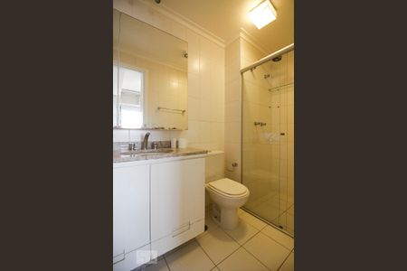 Apartamento à venda com 72m², 2 quartos e 2 vagas Apartamento à venda com 72m², 2 quartos e 2 vagasBanheiro da Suíte