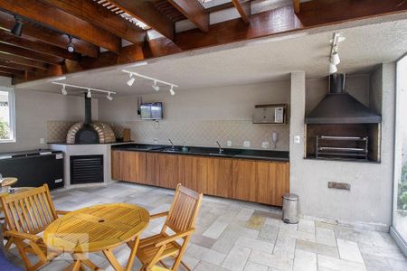 Apartamento à venda com 72m², 2 quartos e 2 vagas Apartamento à venda com 72m², 2 quartos e 2 vagasChurrasqueira