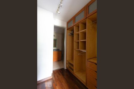 Apartamento à venda com 110m², 2 quartos e 2 vagasSuíte 1 _ Closet