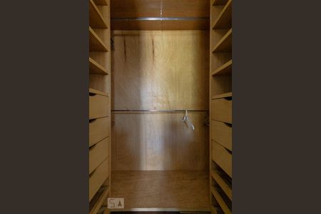 Apartamento à venda com 110m², 2 quartos e 2 vagasSuíte  2 _ Closet