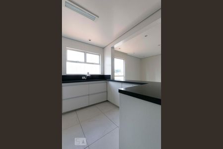 Cozinha de apartamento para alugar com 1 quarto, 47m² em Vila Firmiano Pinto, São Paulo