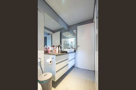 Suíte - Banheiro de apartamento para alugar com 3 quartos, 138m² em Cerqueira César, São Paulo