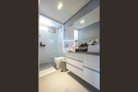 Suíte - Banheiro de apartamento para alugar com 3 quartos, 138m² em Cerqueira César, São Paulo