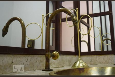 Apartamento à venda com 206m², 4 quartos e 3 vagasLavabo (Torneira)