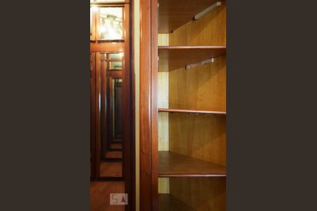 Apartamento à venda com 206m², 4 quartos e 3 vagasQuarto 4 - Suíte (Armários)