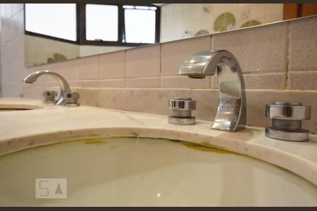 Apartamento à venda com 206m², 4 quartos e 3 vagasQuarto 4 - Suíte/ Banheiro (Torneira)