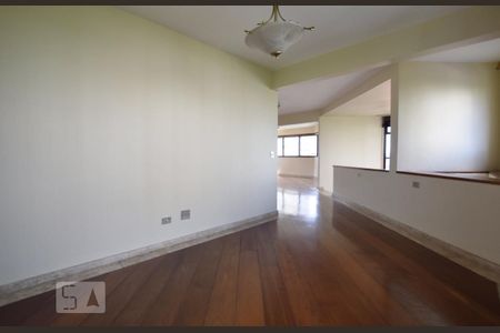 Apartamento à venda com 206m², 4 quartos e 3 vagasSala