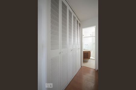 Suíte de apartamento à venda com 3 quartos, 122m² em Vila Andrade, São Paulo