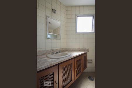 Banheiro de apartamento à venda com 3 quartos, 122m² em Vila Andrade, São Paulo