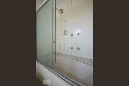 Detalhe Banheiro de apartamento à venda com 3 quartos, 122m² em Vila Andrade, São Paulo