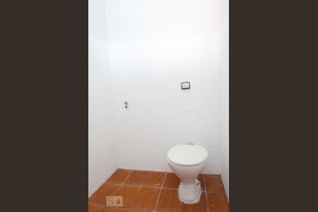 Banheiro de kitnet/studio para alugar com 1 quarto, 38m² em Centro, Campinas